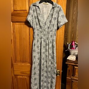 Chic Gray Patterned Midi Dress